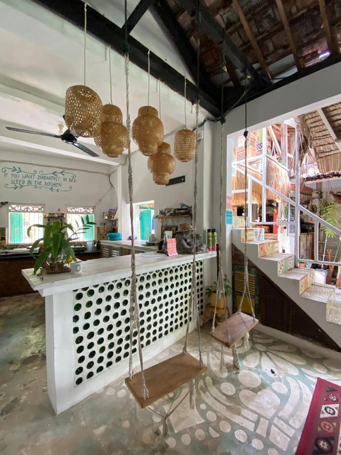 The Bodhi Tree Karimunjawa Hostel Luaran gambar