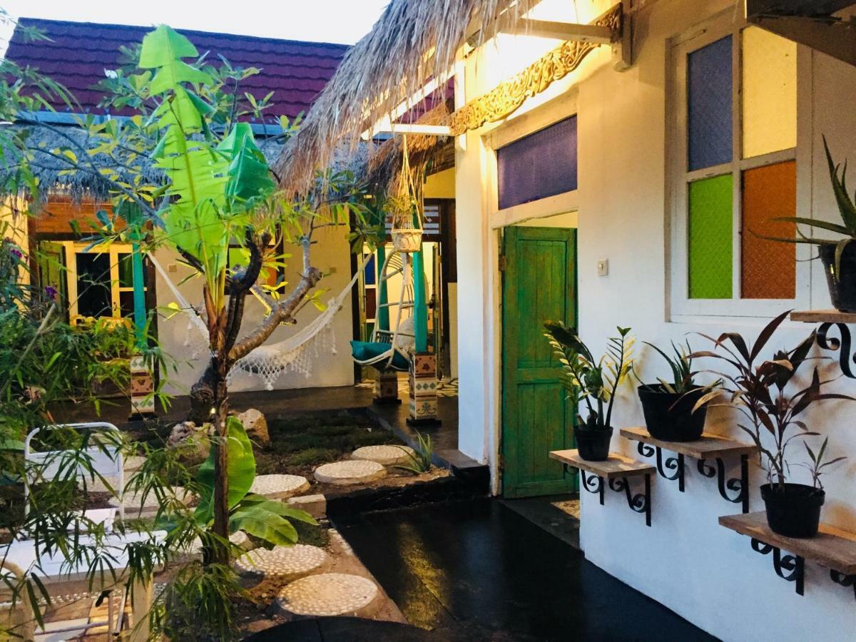 The Bodhi Tree Karimunjawa Hostel Luaran gambar