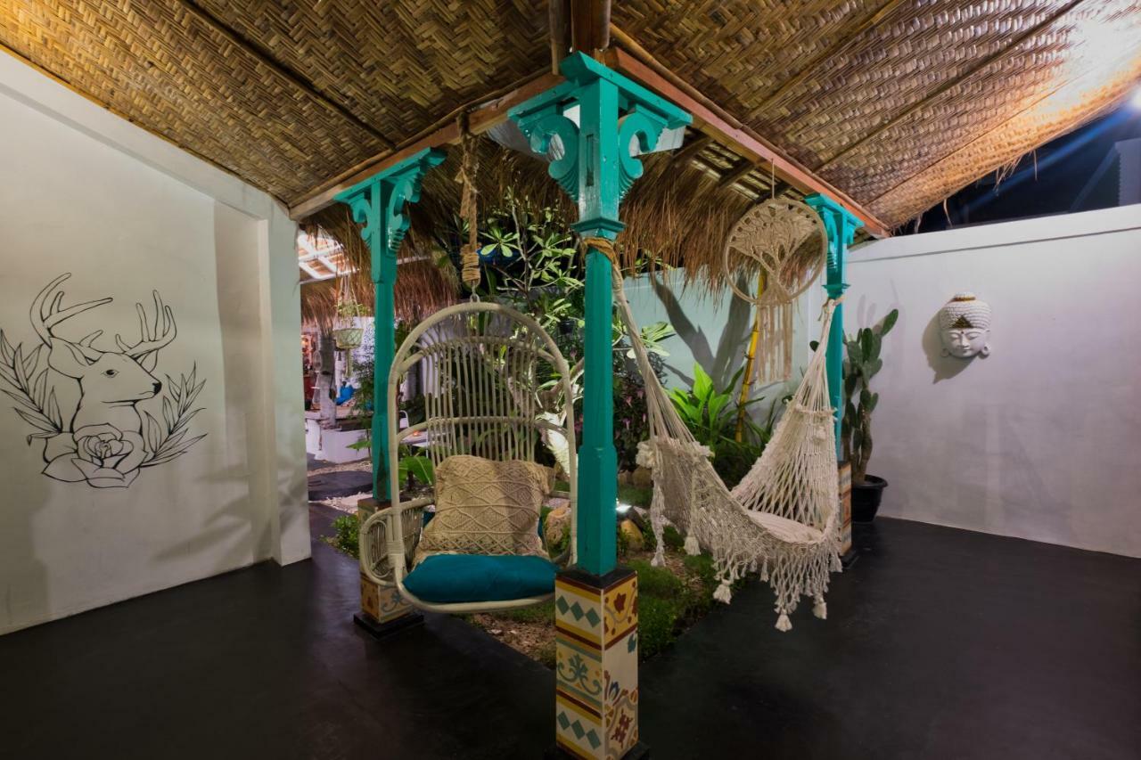 The Bodhi Tree Karimunjawa Hostel Luaran gambar