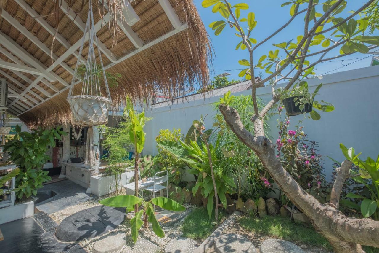 The Bodhi Tree Karimunjawa Hostel Luaran gambar