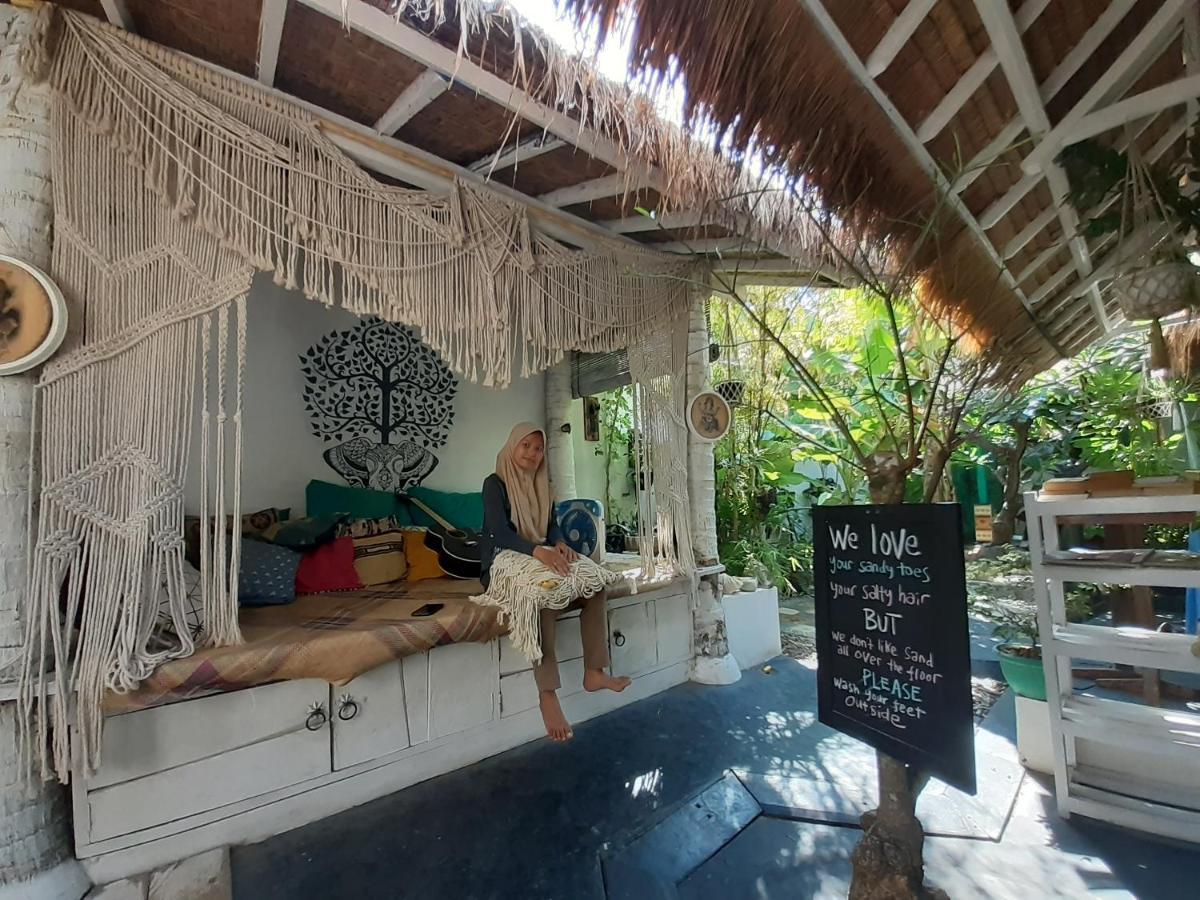 The Bodhi Tree Karimunjawa Hostel Luaran gambar